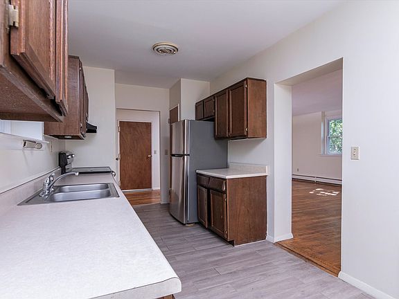 2nd image of 41 Coach Rd APT 23