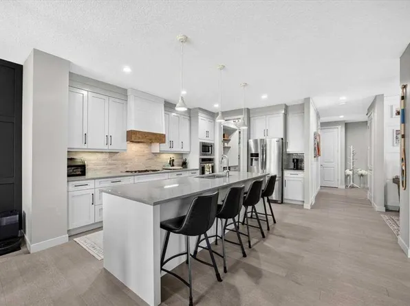 136 S Riviera Way, Cochrane, AB T4C 0V4