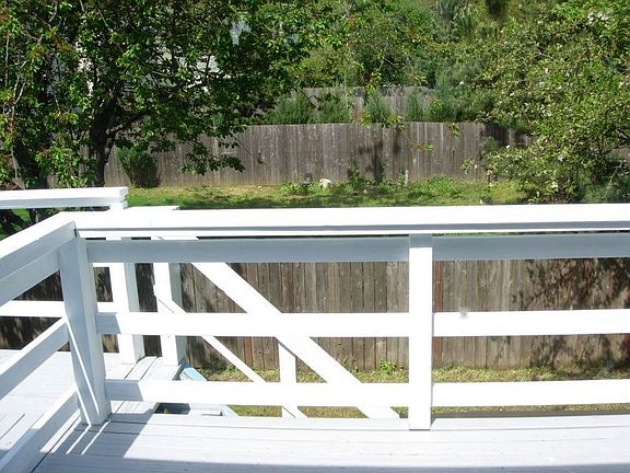 Spacious Back Yard