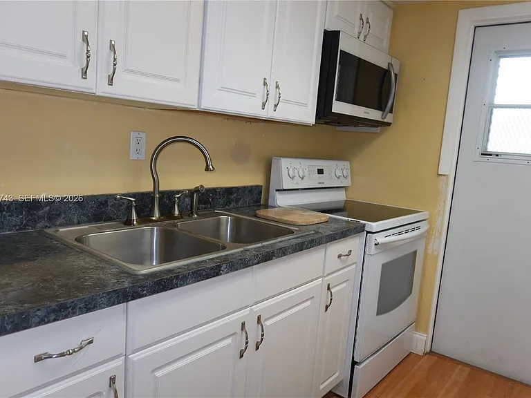 1850 NE 169th St #312 — Photo 9