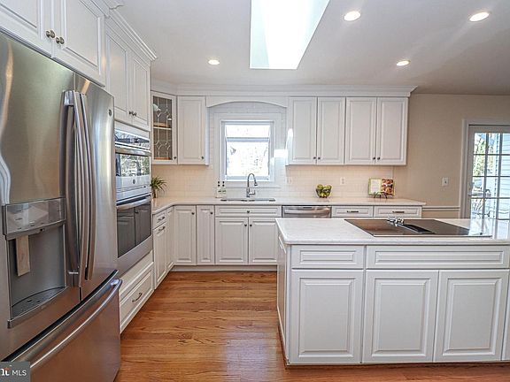5th image of 248 Charita Way