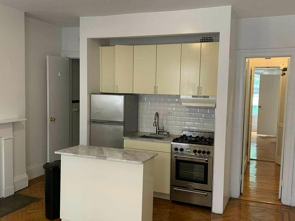 1st image of 135 W 12th St APT 2