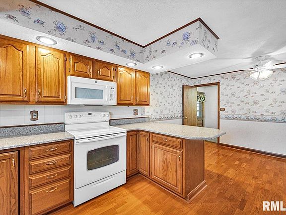 5th image of 3611 N Avalon Pl