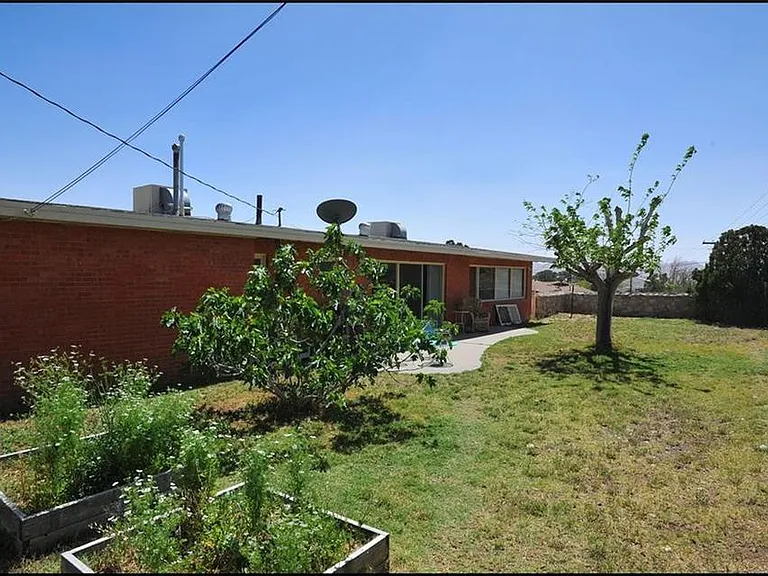 4233 Hampshire Ln — Photo 28