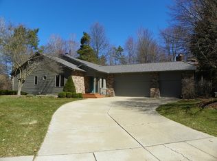 3008 Scarborough Ln, Midland, MI