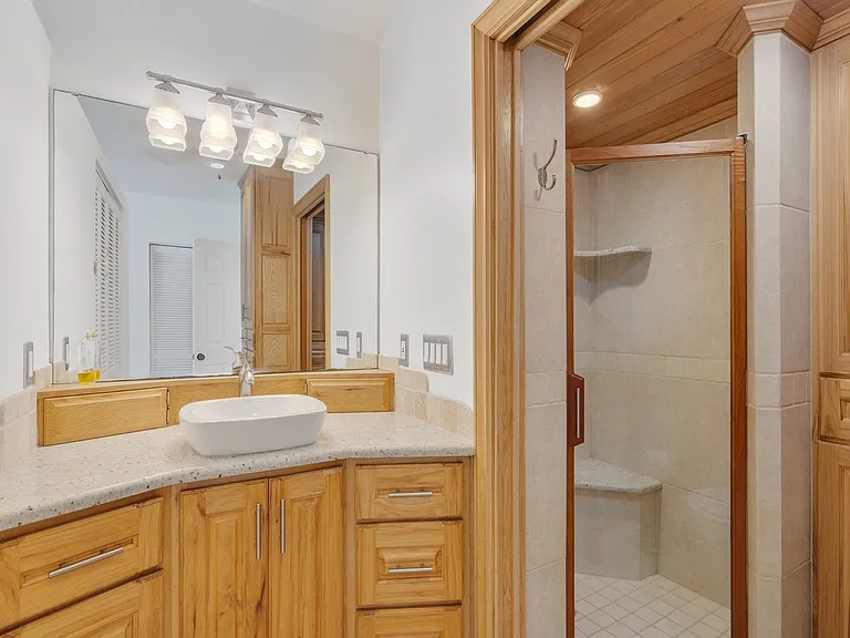 3939 Ocean Dr #401B — Photo 17
