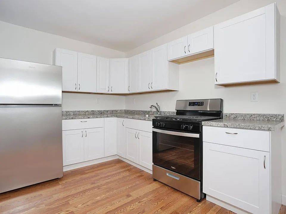 242F Kearsing Pkwy #3
