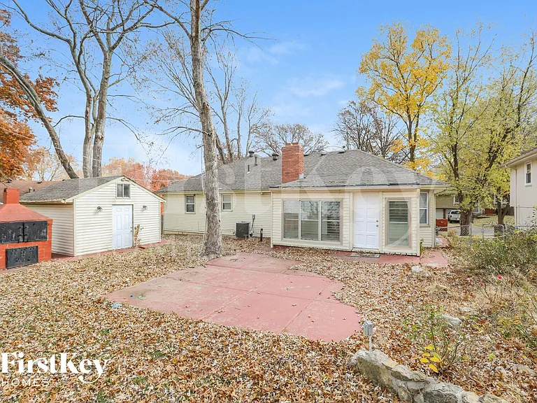 9000 N Grand Ave — Photo 14