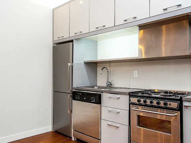 96 Dupont St #LL7 — Photo 3