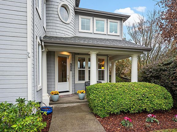 2nd image of 3696 Newbury Court