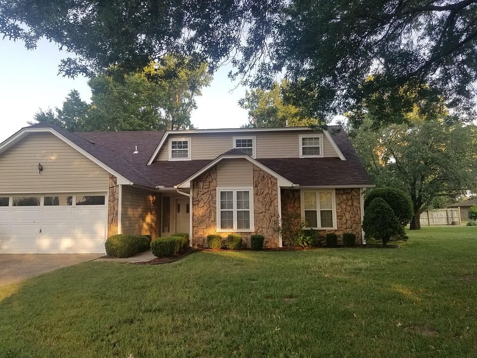 1st image of 1605 Woodlawn Dr