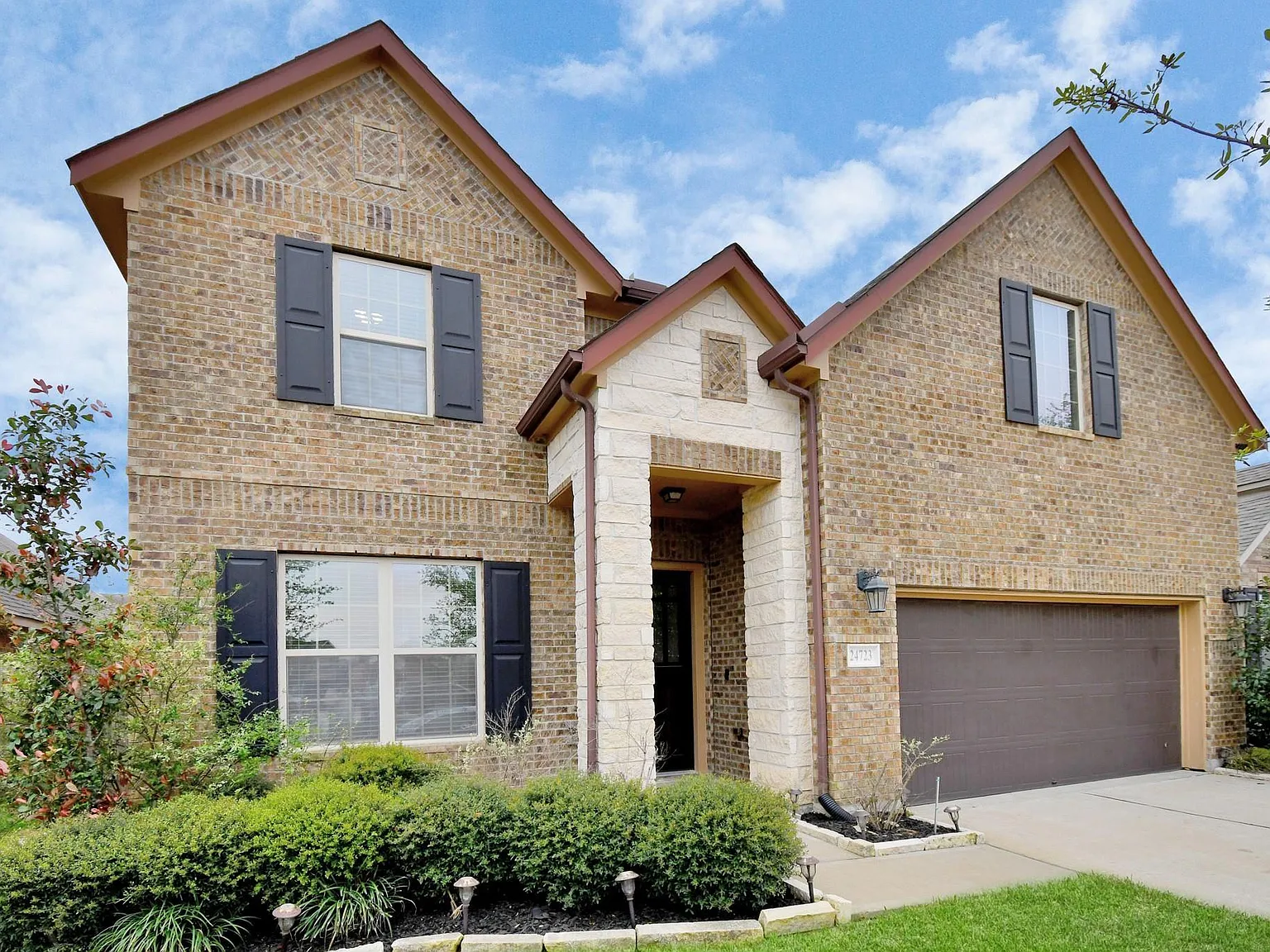 4 bed, 2.5 bath, 2661 sqft, $2,700 — Photo 2