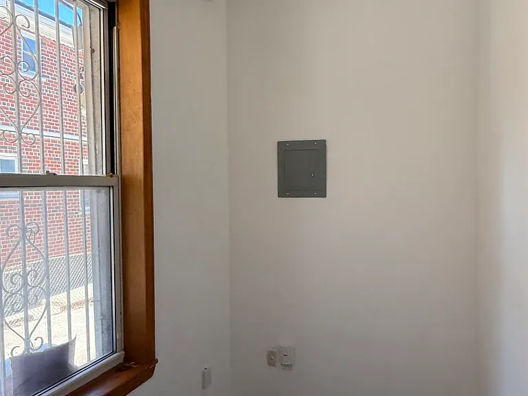 741 Quincy Ave #1A — Photo 3