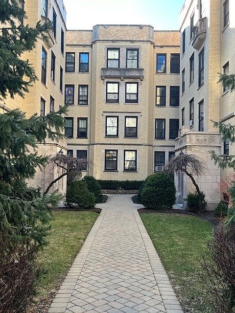 1st image of 3604 N Pine Grove Ave #B1