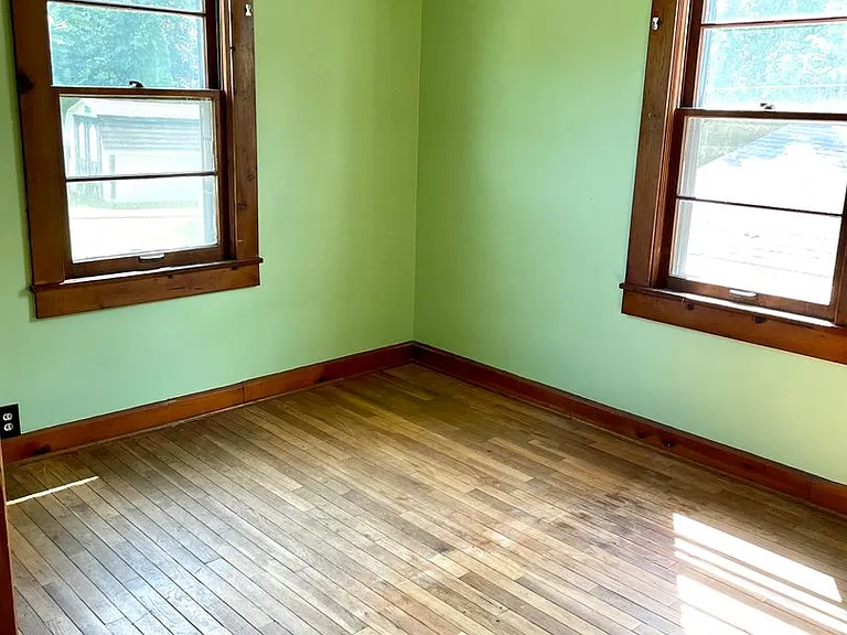 1123 N Madison St — Photo 17