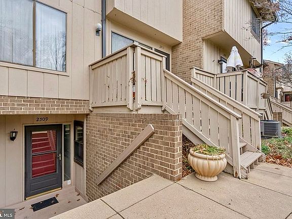 3rd image of 2509 Glengyle Dr #140