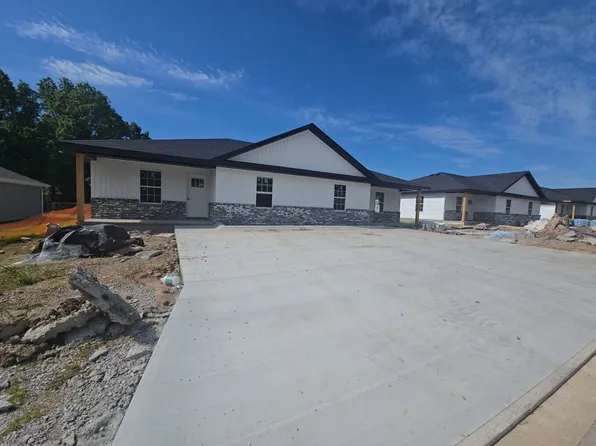 2022 Lakeview St, Carthage, MO 64836