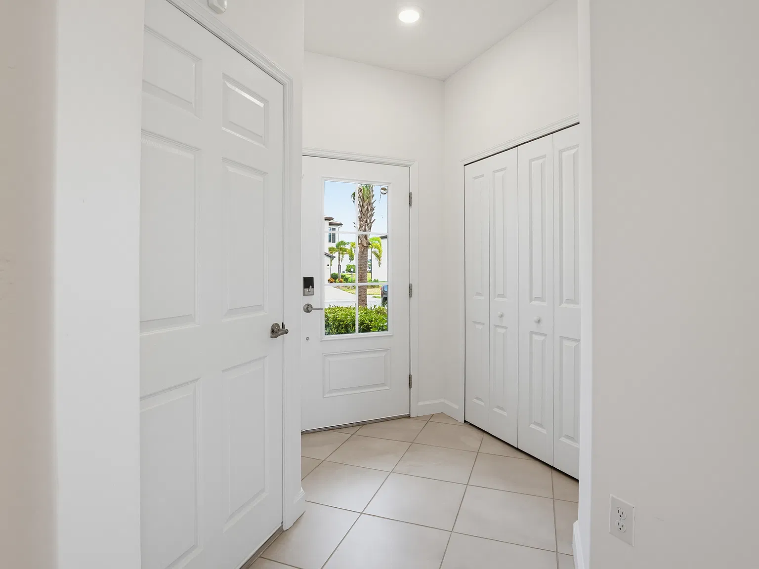 3 bed, 2.5 bath, 1879 sqft, $2,800 — Photo 3