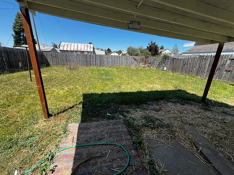 575 W Ash St — Photo 24
