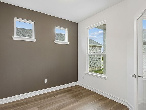 3rd image of 1269 Bogart Way
