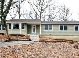 39 Threepence Dr, Melville, NY 11747