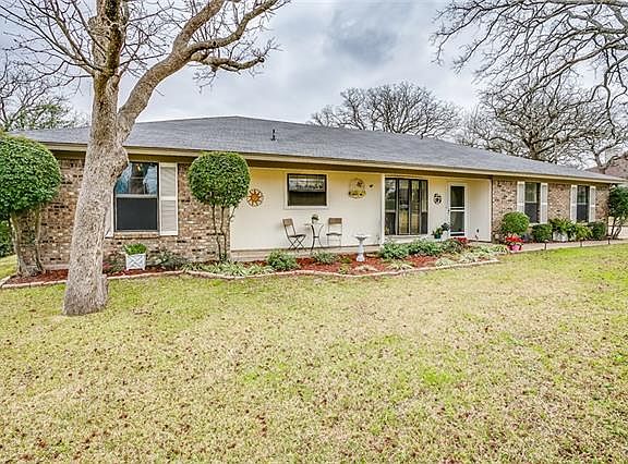 3rd image of 148 Towering Oaks Ct