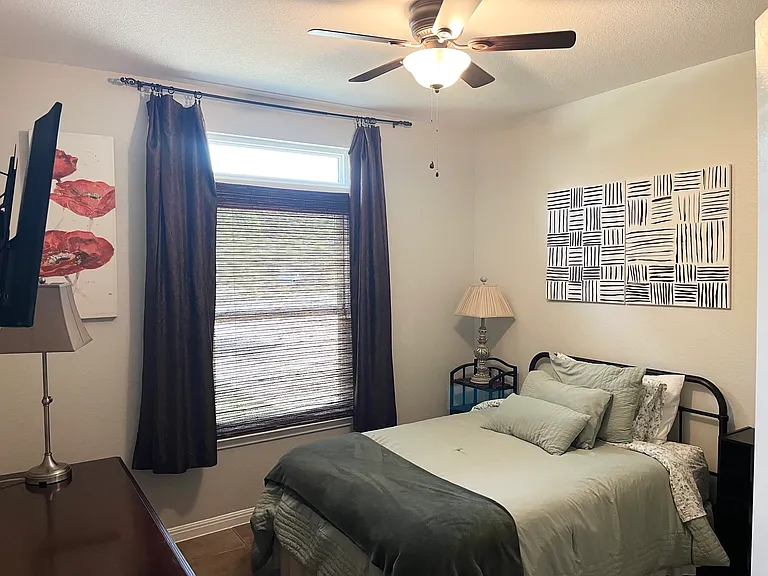 611 Newport Dr — Photo 24