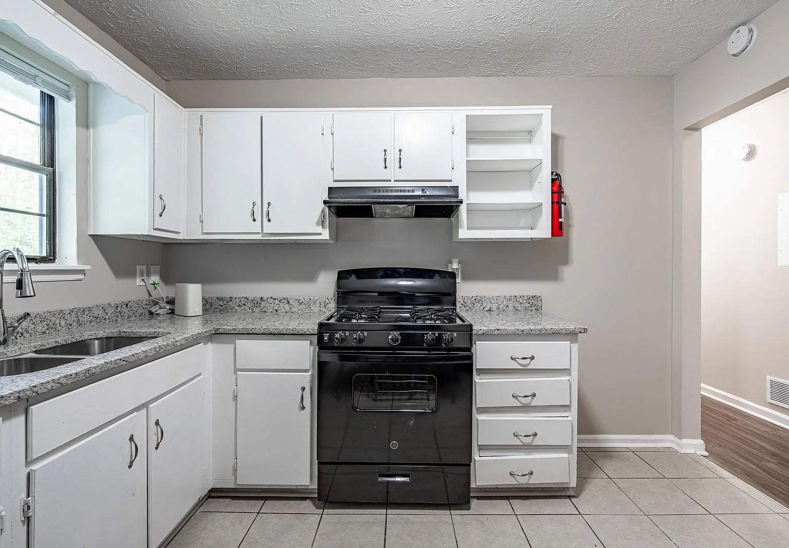 4 bed, 3.0 bath, 1884 sqft, $615 — Photo 4