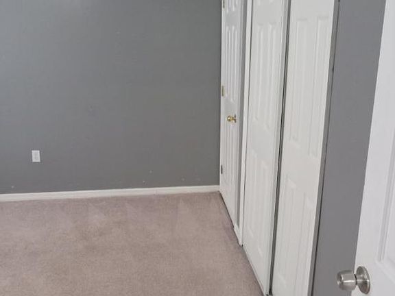 5th image of 2405 Mansfield Ave S