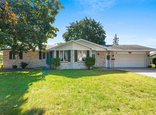 2942 Finger Rd, Green Bay, WI 54311