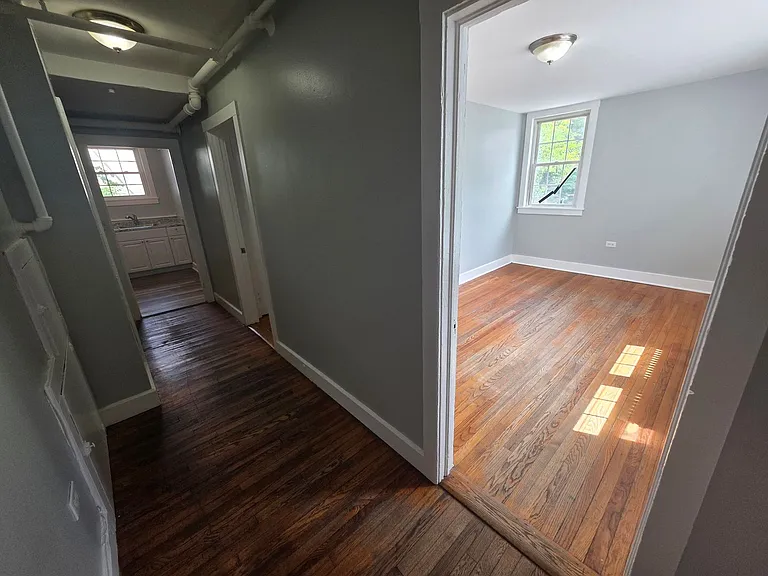 3288 Franklin Ave — Photo 5