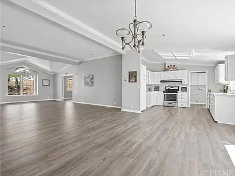 510 E Soledad Pass Rd — Photo 2