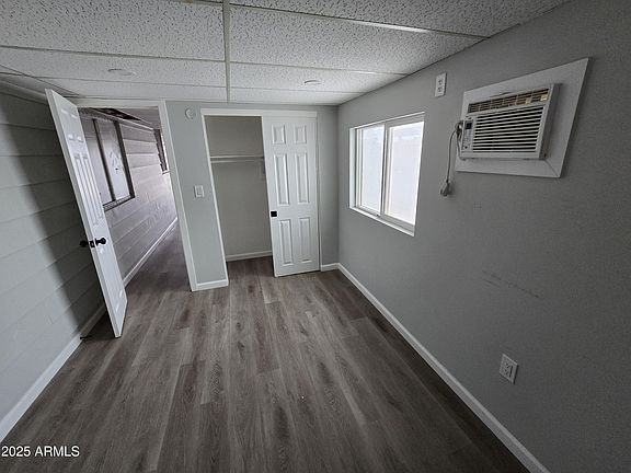 4th image of 918 S EVANGELINE Avenue