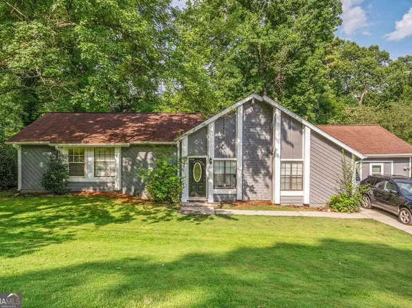 3927 Wabash Ln, Ellenwood, GA 30294