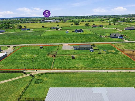 2nd image of 335 Meadow Bend Cir