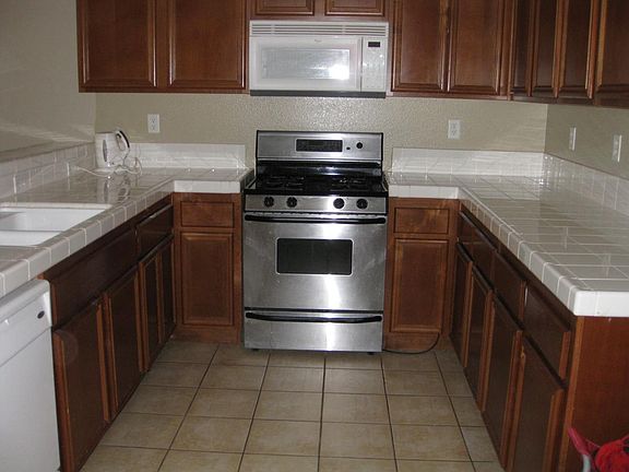 4th image of 25892 Iris Ave Unit B