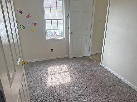 3rd image of 339 Long Ave