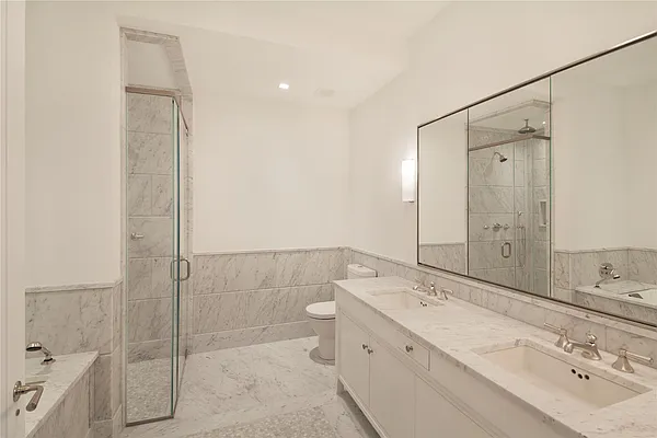 Rented by Douglas Elliman | media 27