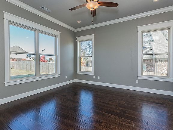 4th image of 4307 NE Blue Spruce Ave