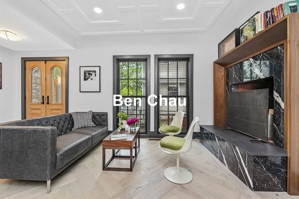 3 bed, 3.0 bath, 1549 sqft, $7,000 — Photo 2