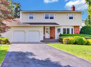 84 White Oak St #2, Deer Park, NY 11729