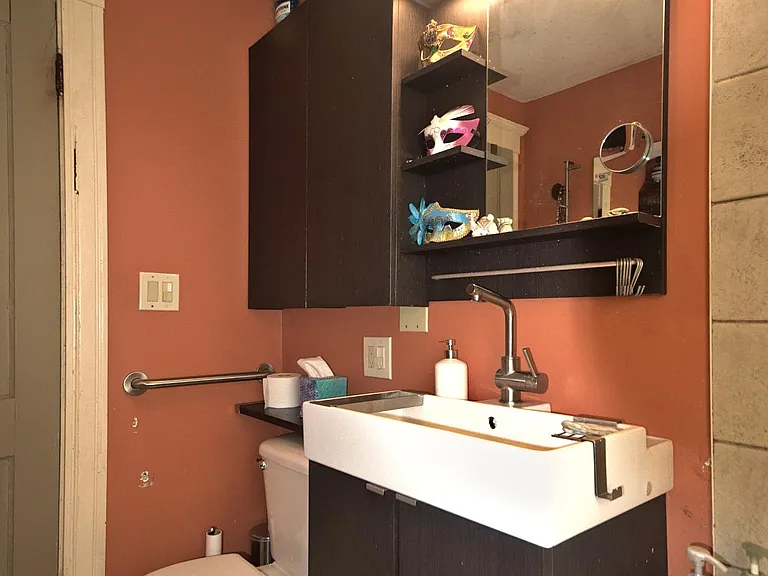49 Russell Rd — Photo 6