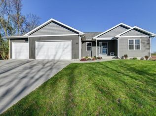 217 Maple Dr, Waterloo, WI 53594