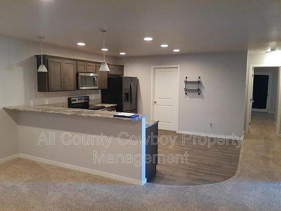 2nd image of 1166 Evans St
