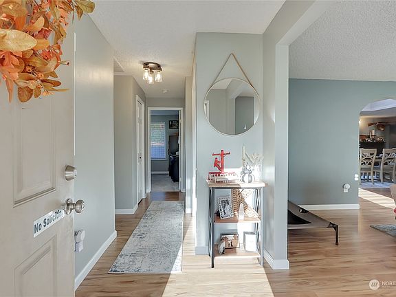 5th image of 8023 207th Street E