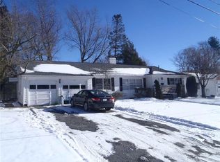 20 E Bel Air Rd, Cranston, RI 02920
