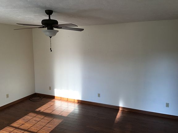 5th image of 708 W Parkwood St