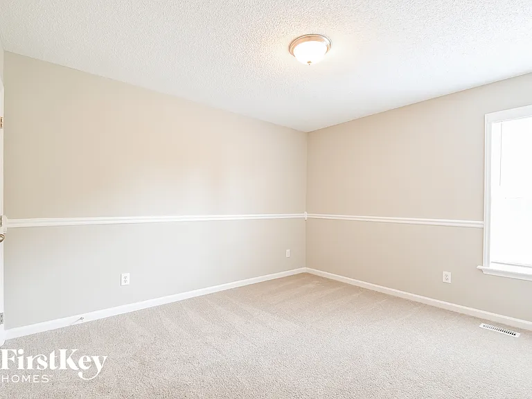 105 Amber Ln — Photo 10