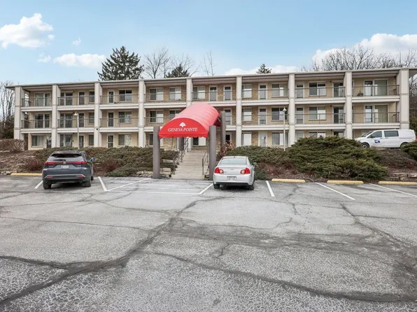 227 Dewey AVENUE #104, Fontana, WI 53125