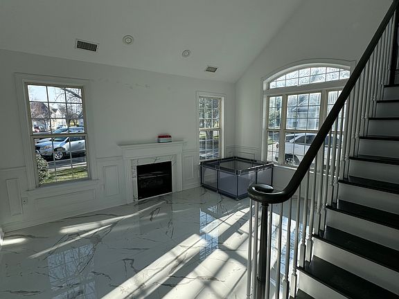3rd image of 260 Shinnecock Dr